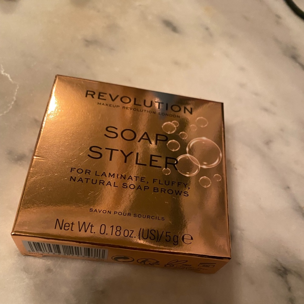 Makeup Revolution Soup Styler